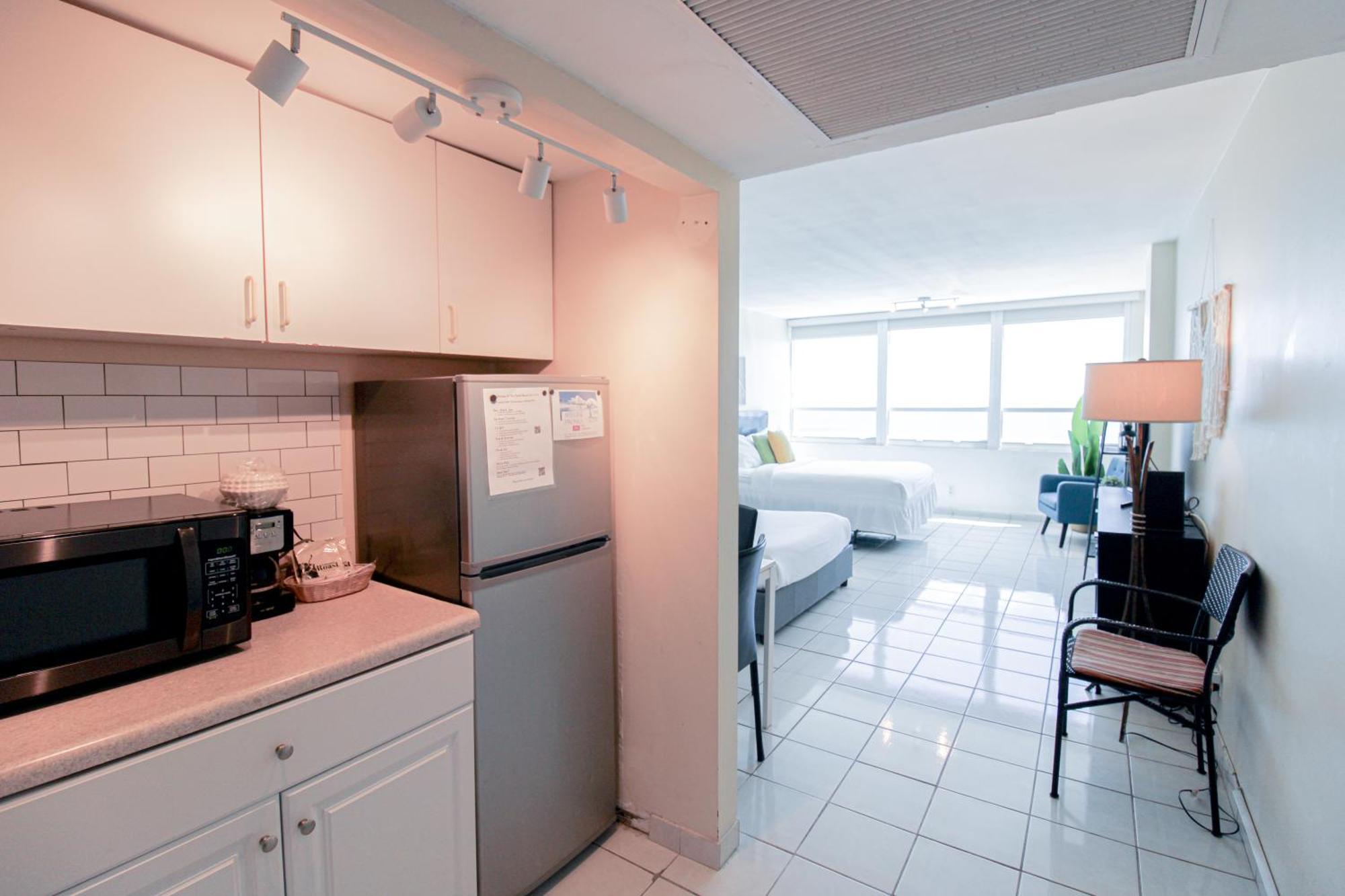 Castle 1733 Ocean View Studio With Direct Beach Access, Pool, Tennis & Free Parking Miami Beach Exterior photo